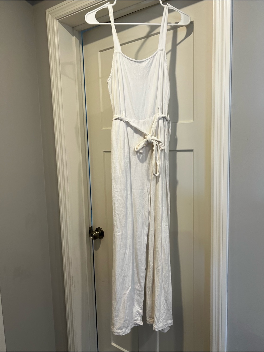 Sadie & Sage Cream Sleeveless Tie-Waist Jumpsuit